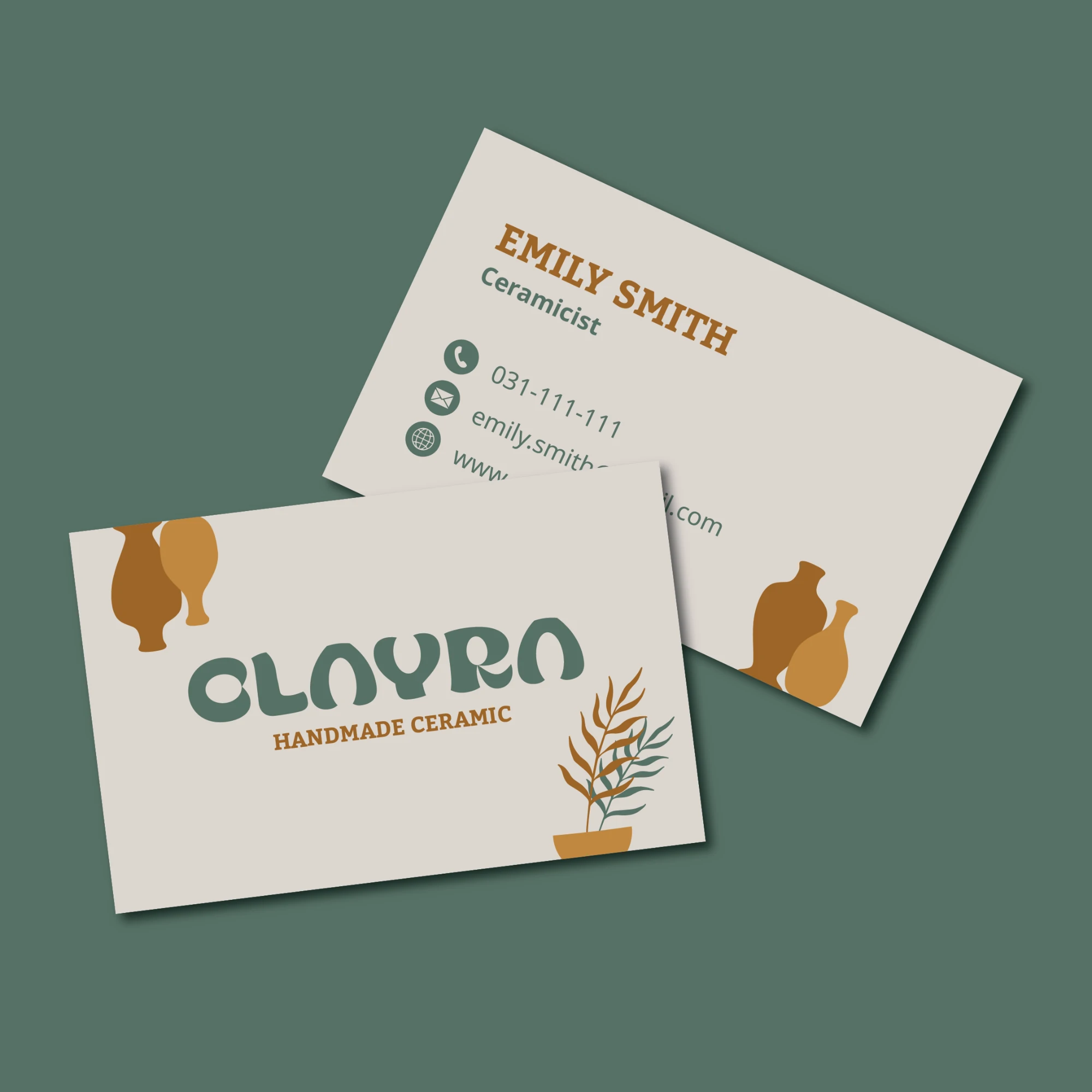 Clayra: vizitke na zeleni podlagi