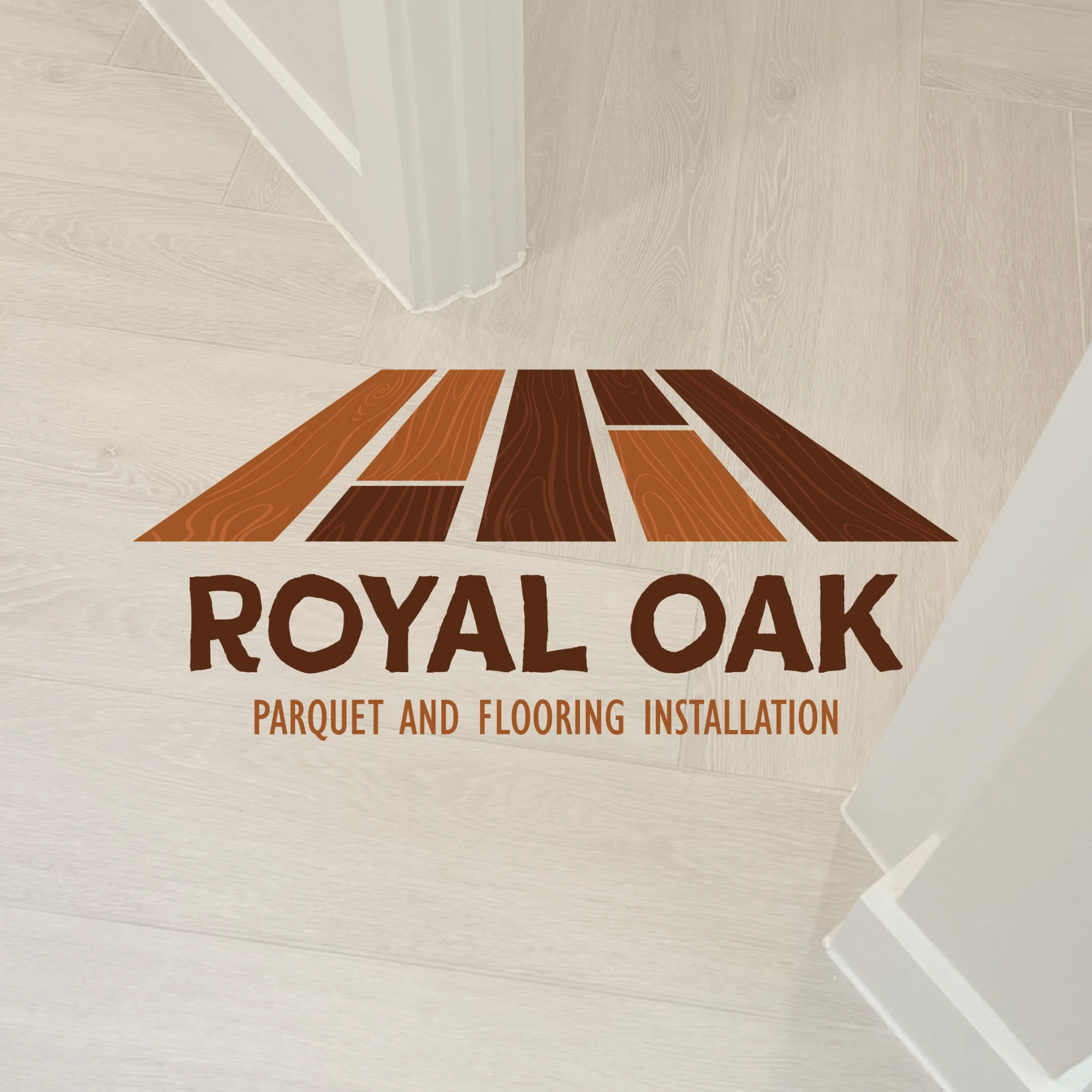 Royal Oak: logotip na fotografiji svetlega parketa